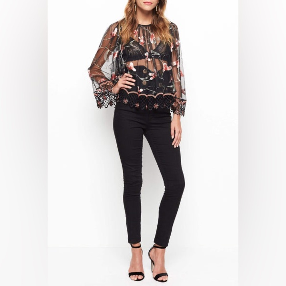 NWT Alice MCCALL ImA Believer Blouse Sheer With embroidery, BELL SLEEVES SIZE 4